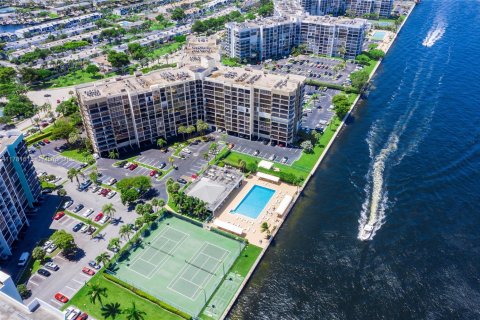 Condominio en venta en Hallandale Beach, Florida, 2 dormitorios, 99.87 m2 № 1698475 - foto 4