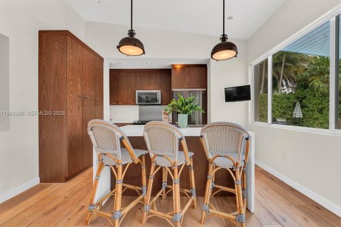 Снять в аренду виллу или дом в Майами, Флорида 4 спальни, 180.23м2, № 2045368 - фото 13