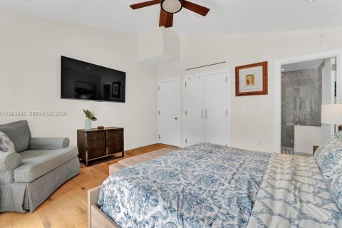 Снять в аренду виллу или дом в Майами, Флорида 4 спальни, 180.23м2, № 2045368 - фото 29