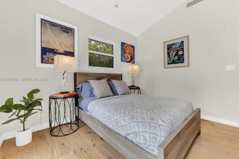 Снять в аренду виллу или дом в Майами, Флорида 4 спальни, 180.23м2, № 2045368 - фото 27