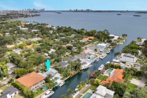 Снять в аренду виллу или дом в Майами, Флорида 4 спальни, 180.23м2, № 2045368 - фото 2