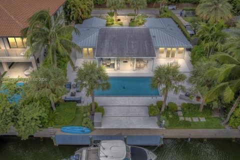 Дом в Майами, Флорида 4 спальни, 180.23м2 № 2045368