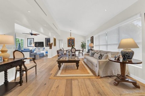 Снять в аренду виллу или дом в Майами, Флорида 4 спальни, 180.23м2, № 2045368 - фото 6