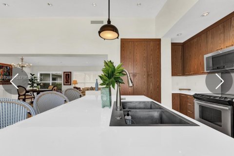 Снять в аренду виллу или дом в Майами, Флорида 4 спальни, 180.23м2, № 2045368 - фото 11