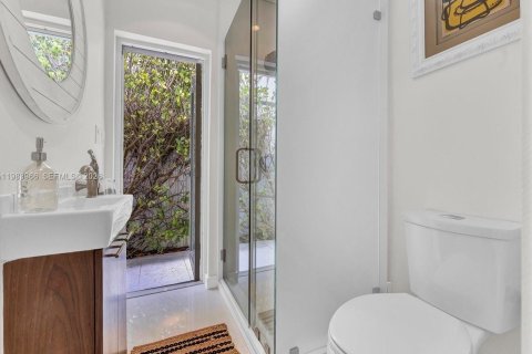 Снять в аренду виллу или дом в Майами, Флорида 4 спальни, 180.23м2, № 2045368 - фото 26