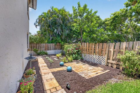 House in Boca Raton, Florida 4 bedrooms, 237.83 sq.m. № 2192021 - photo 30