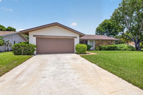 House in Boca Raton, Florida 4 bedrooms, 237.83 sq.m. № 2192021 - photo 2