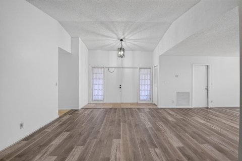 House in Boca Raton, Florida 4 bedrooms, 237.83 sq.m. № 2192021 - photo 4