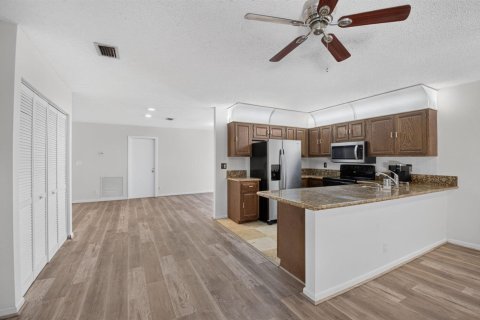 House in Boca Raton, Florida 4 bedrooms, 237.83 sq.m. № 2192021 - photo 10