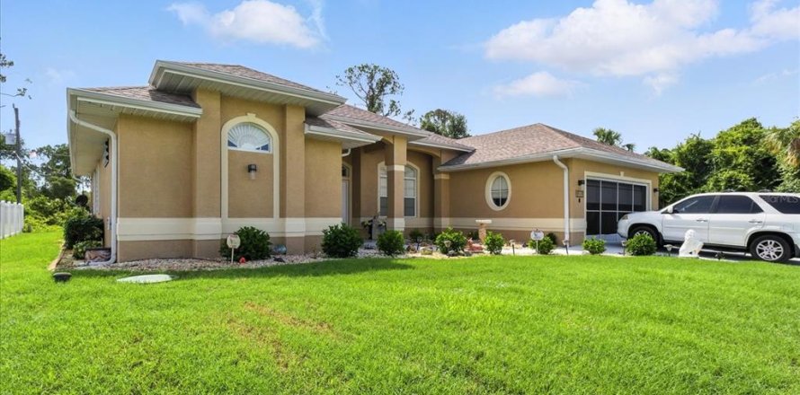 Casa en Port Charlotte, Florida 3 dormitorios, 198.25 m2 № 1795909
