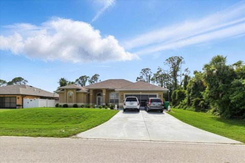 Casa en venta en Port Charlotte, Florida, 3 dormitorios, 198.25 m2 № 1795909 - foto 2