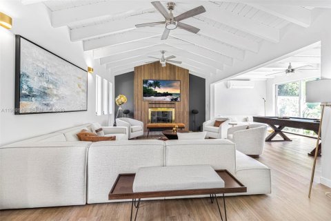 Villa ou maison à vendre à Cutler Bay, Floride: 6 chambres, 316.05 m2 № 2255367 - photo 13