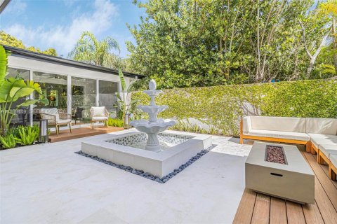 Villa ou maison à vendre à Cutler Bay, Floride: 6 chambres, 316.05 m2 № 2255367 - photo 7