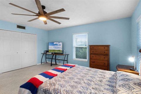 House in Winter Haven, Florida 3 bedrooms, 243.13 sq.m. № 1358189 - photo 23