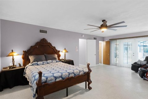 House in Winter Haven, Florida 3 bedrooms, 243.13 sq.m. № 1358189 - photo 27