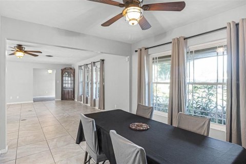 House in Winter Haven, Florida 3 bedrooms, 243.13 sq.m. № 1358189 - photo 11