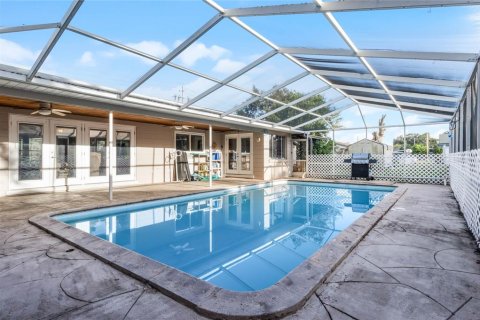 House in Winter Haven, Florida 3 bedrooms, 243.13 sq.m. № 1358189 - photo 30