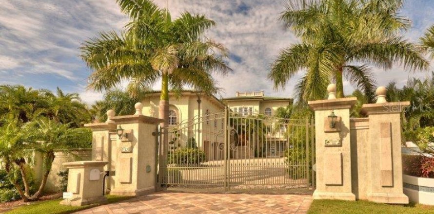 Villa ou maison à Belleair Beach, Floride 8 chambres, 913.51 m2 № 2108489