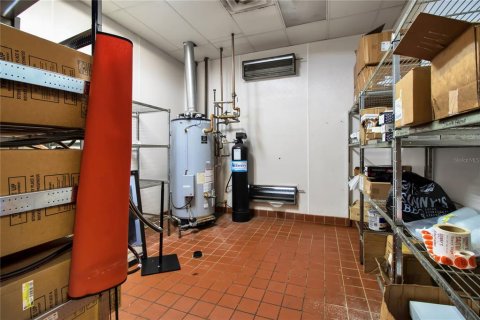 Propiedad comercial en alquiler en Port Charlotte, Florida, 550.35 m2 № 1544483 - foto 9