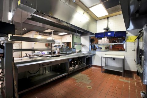 Propiedad comercial en alquiler en Port Charlotte, Florida, 550.35 m2 № 1544483 - foto 12