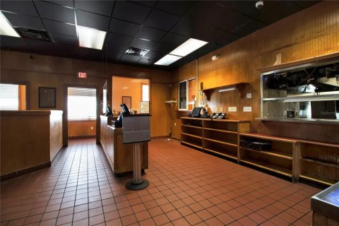 Propiedad comercial en alquiler en Port Charlotte, Florida, 550.35 m2 № 1544483 - foto 4