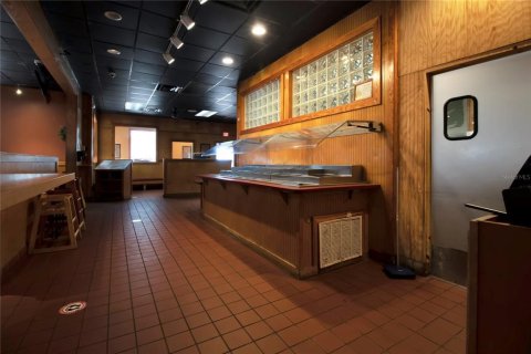 Propiedad comercial en alquiler en Port Charlotte, Florida, 550.35 m2 № 1544483 - foto 3