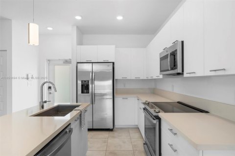 Condominio en venta en Doral, Florida, 2 dormitorios, 104.89 m2 № 1867020 - foto 3