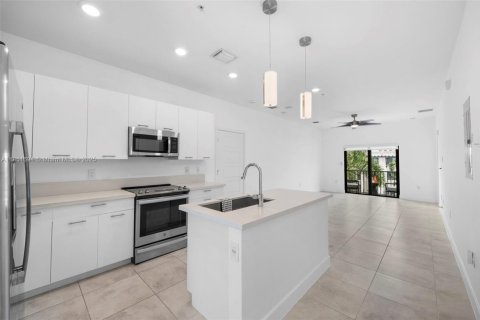 Condominio en venta en Doral, Florida, 2 dormitorios, 104.89 m2 № 1867020 - foto 1