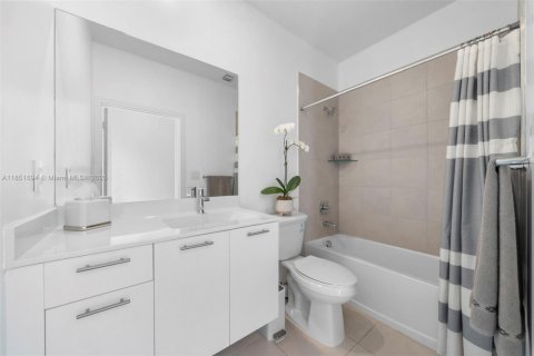 Condominio en venta en Doral, Florida, 2 dormitorios, 104.89 m2 № 1867020 - foto 20