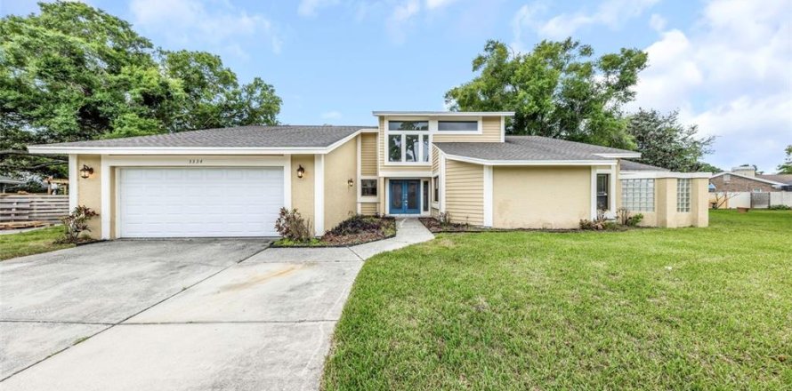 House in Palm Harbor, Florida 3 bedrooms, 219.9 sq.m. № 2148320