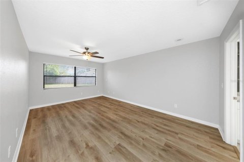 House in Palm Harbor, Florida 3 bedrooms, 219.9 sq.m. № 2148320 - photo 21