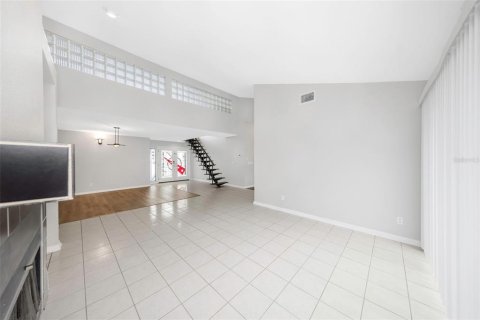 House in Palm Harbor, Florida 3 bedrooms, 219.9 sq.m. № 2148320 - photo 10
