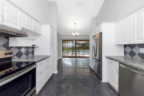House in Palm Harbor, Florida 3 bedrooms, 219.9 sq.m. № 2148320 - photo 16