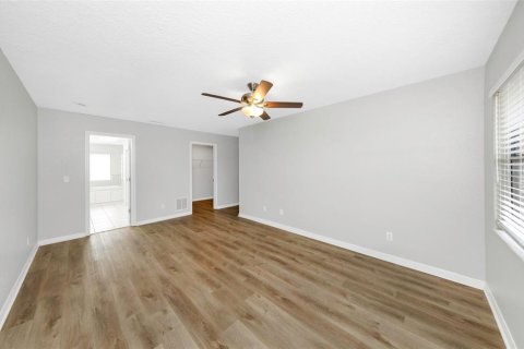 House in Palm Harbor, Florida 3 bedrooms, 219.9 sq.m. № 2148320 - photo 22