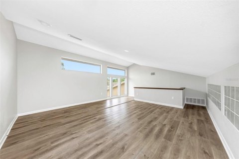 House in Palm Harbor, Florida 3 bedrooms, 219.9 sq.m. № 2148320 - photo 19