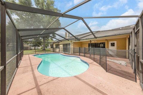 House in Palm Harbor, Florida 3 bedrooms, 219.9 sq.m. № 2148320 - photo 2