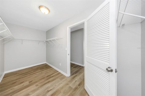 House in Palm Harbor, Florida 3 bedrooms, 219.9 sq.m. № 2148320 - photo 23