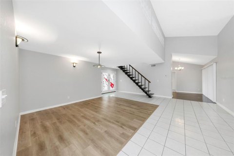 House in Palm Harbor, Florida 3 bedrooms, 219.9 sq.m. № 2148320 - photo 12