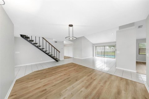 House in Palm Harbor, Florida 3 bedrooms, 219.9 sq.m. № 2148320 - photo 11
