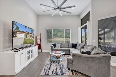 House in Tamarac, Florida 3 bedrooms, 188.22 sq.m. № 2006212 - photo 14