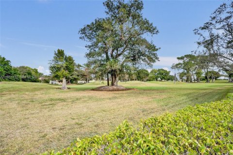 House in Tamarac, Florida 3 bedrooms, 188.22 sq.m. № 2006212 - photo 3