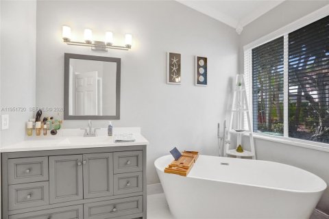 House in Tamarac, Florida 3 bedrooms, 188.22 sq.m. № 2006212 - photo 21