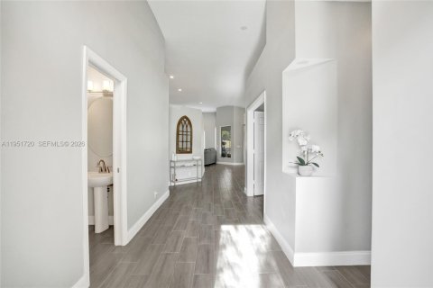 House in Tamarac, Florida 3 bedrooms, 188.22 sq.m. № 2006212 - photo 4