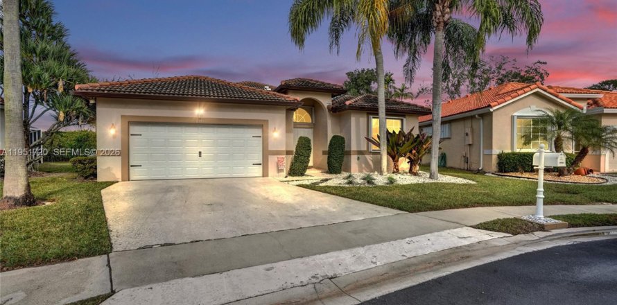 House in Tamarac, Florida 3 bedrooms, 188.22 sq.m. № 2006212