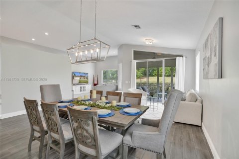 House in Tamarac, Florida 3 bedrooms, 188.22 sq.m. № 2006212 - photo 7