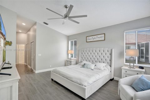 House in Tamarac, Florida 3 bedrooms, 188.22 sq.m. № 2006212 - photo 16