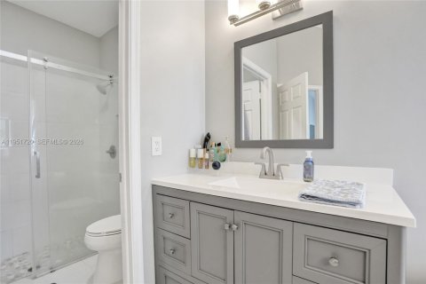 House in Tamarac, Florida 3 bedrooms, 188.22 sq.m. № 2006212 - photo 19