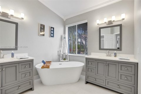 House in Tamarac, Florida 3 bedrooms, 188.22 sq.m. № 2006212 - photo 20