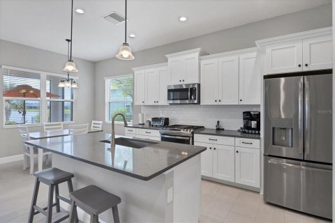 House in Parrish, Florida 2 bedrooms, 175.21 sq.m. № 1761259 - photo 11