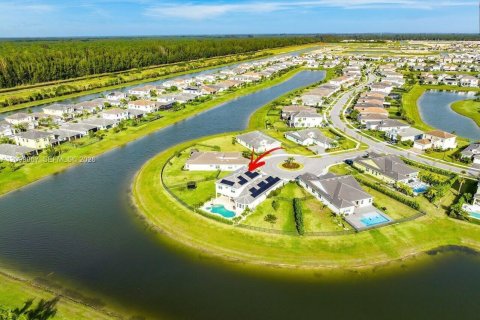 Villa ou maison à vendre à Loxahatchee Groves, Floride: 6 chambres, 379.23 m2 № 2407743 - photo 4